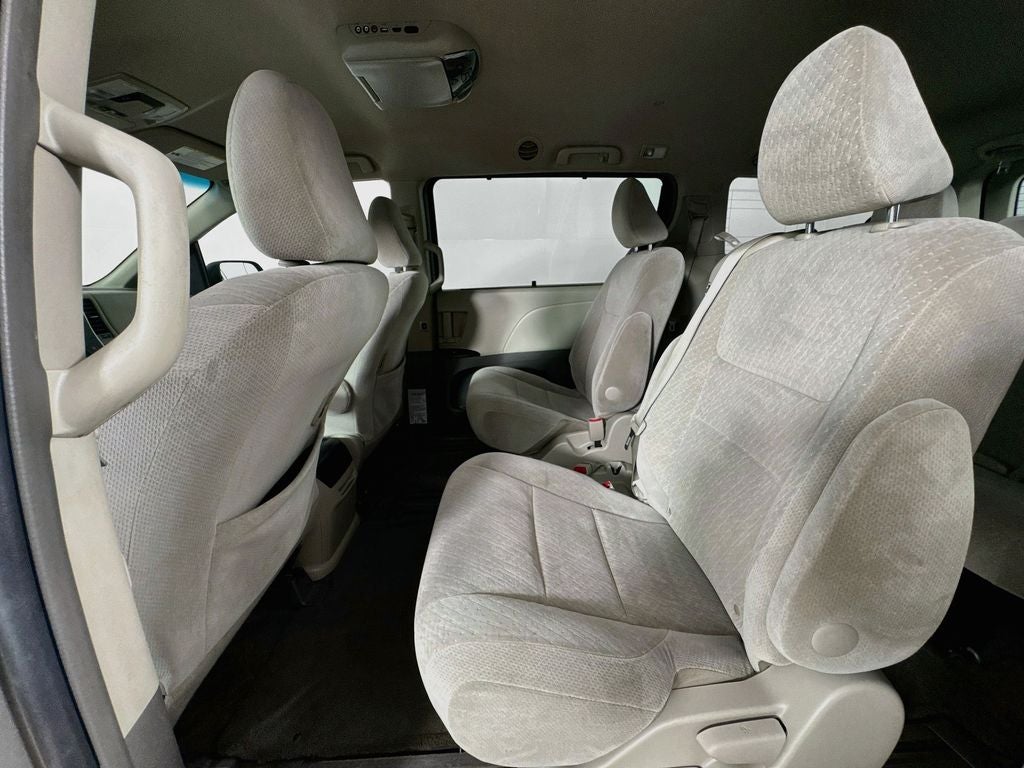 2016 Toyota Sienna LE 8 Passenger