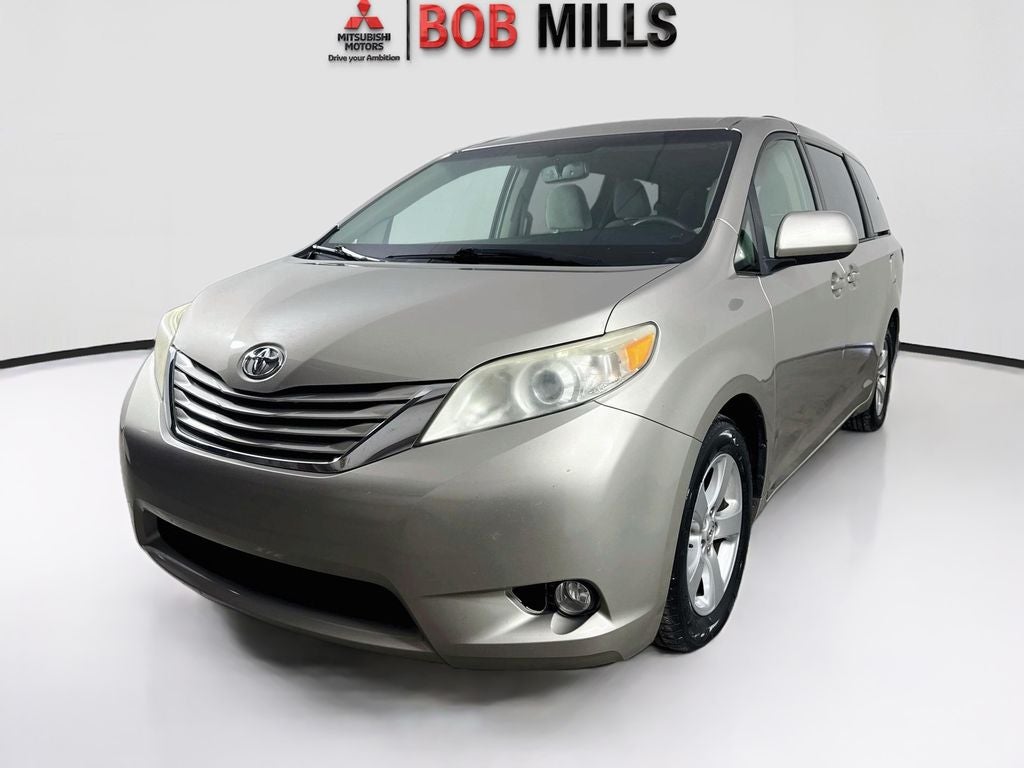 2016 Toyota Sienna LE 8 Passenger