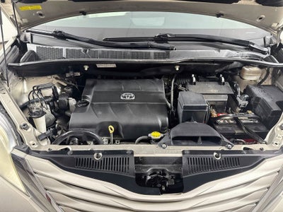 2016 Toyota Sienna LE 8 Passenger