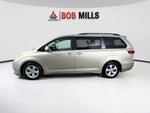 2016 Toyota Sienna LE 8 Passenger