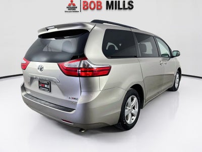 2016 Toyota Sienna LE 8 Passenger