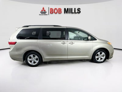 2016 Toyota Sienna LE 8 Passenger