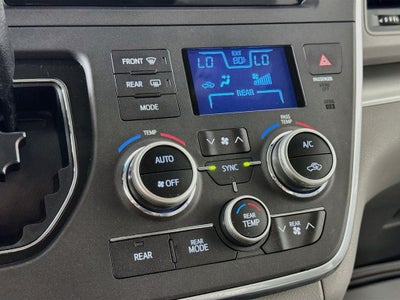 2015 Toyota Sienna LE 8 Passenger