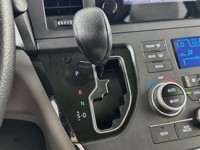 2015 Toyota Sienna LE 8 Passenger