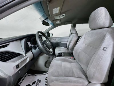 2015 Toyota Sienna LE 8 Passenger