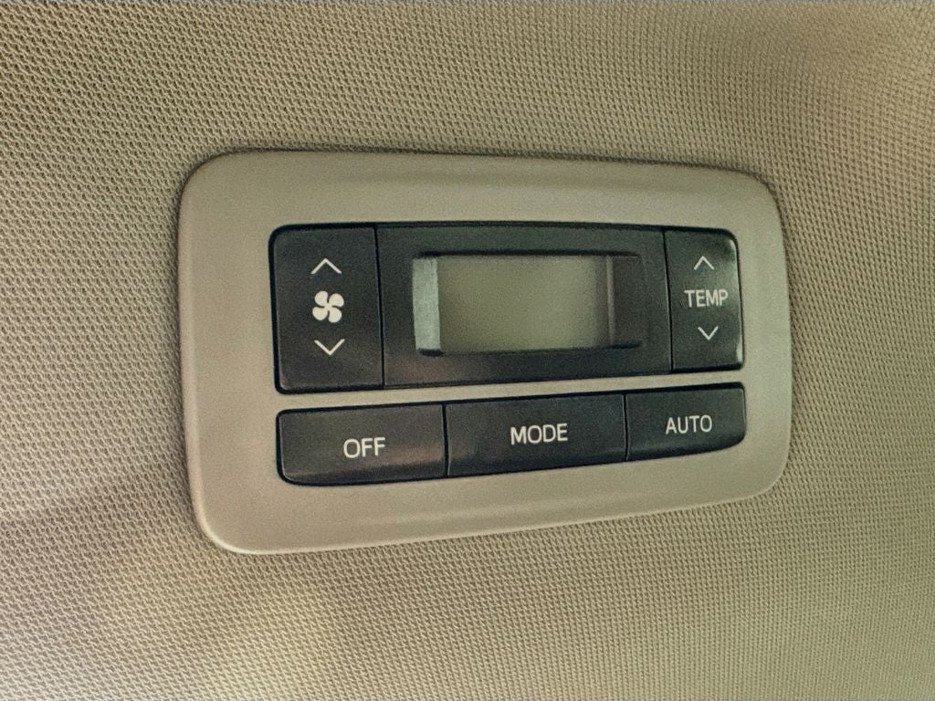 2015 Toyota Sienna LE 8 Passenger