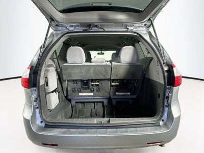 2015 Toyota Sienna LE 8 Passenger