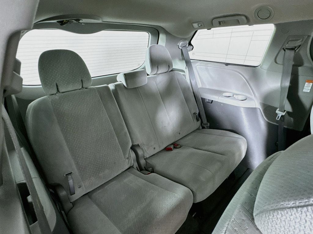 2015 Toyota Sienna LE 8 Passenger