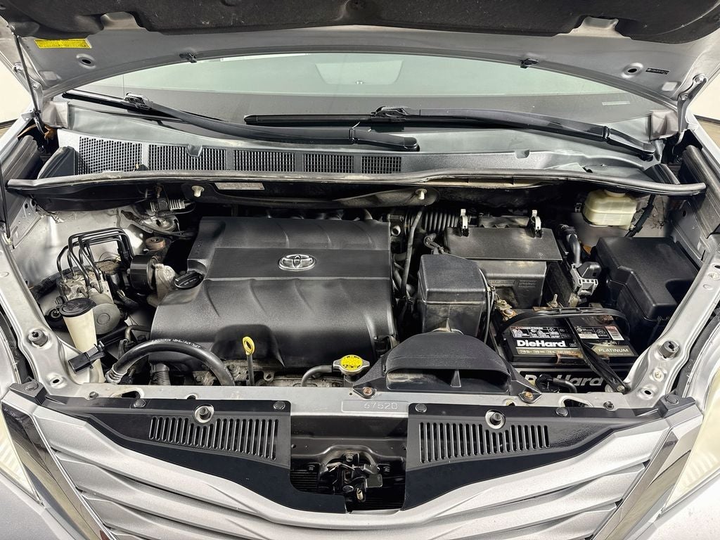 2015 Toyota Sienna LE 8 Passenger
