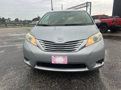 2015 Toyota Sienna LE 8 Passenger