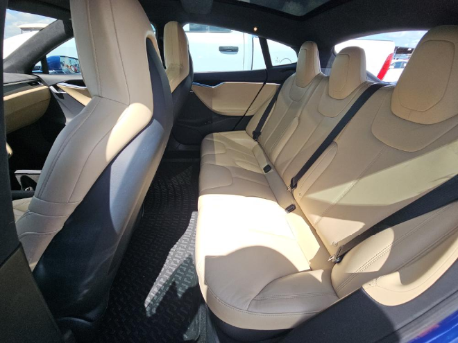 2016 Tesla Model S 70