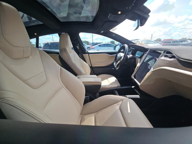 2016 Tesla Model S 70