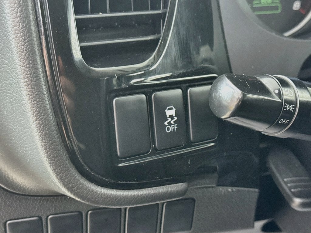 2016 Mitsubishi Outlander ES