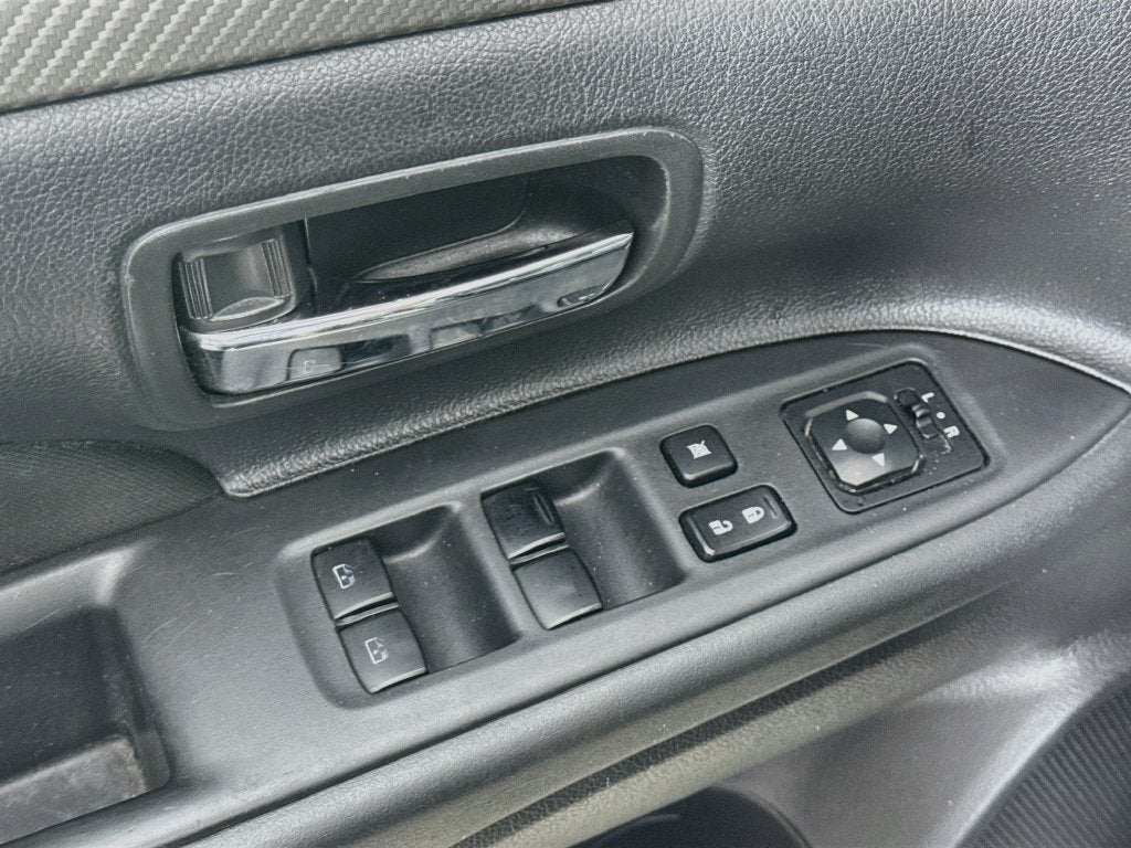2016 Mitsubishi Outlander ES