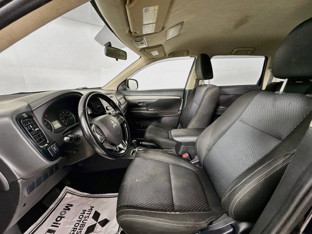 2016 Mitsubishi Outlander ES