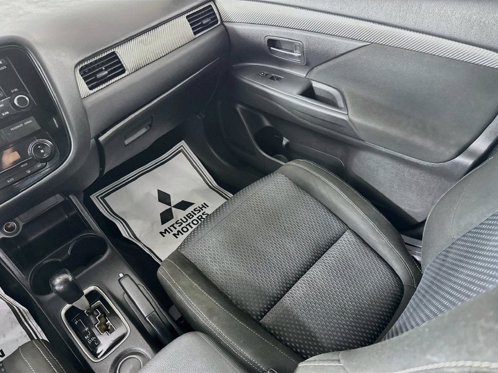 2016 Mitsubishi Outlander ES