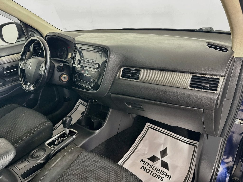 2016 Mitsubishi Outlander ES