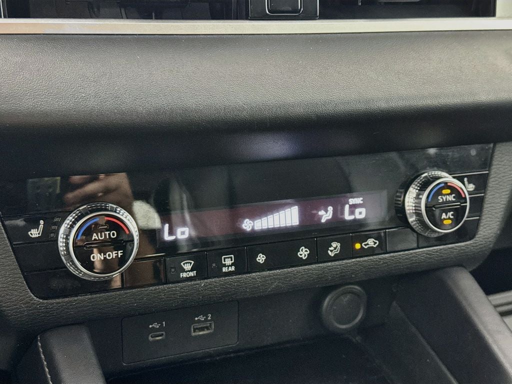 2023 Mitsubishi Outlander SE
