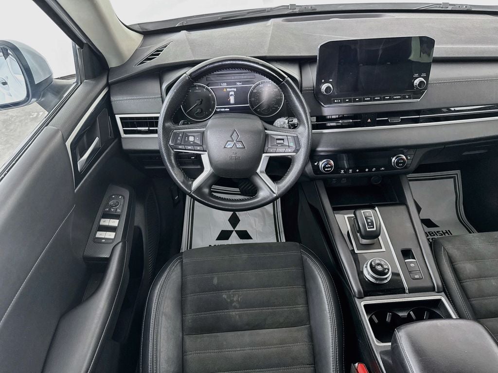 2023 Mitsubishi Outlander SE