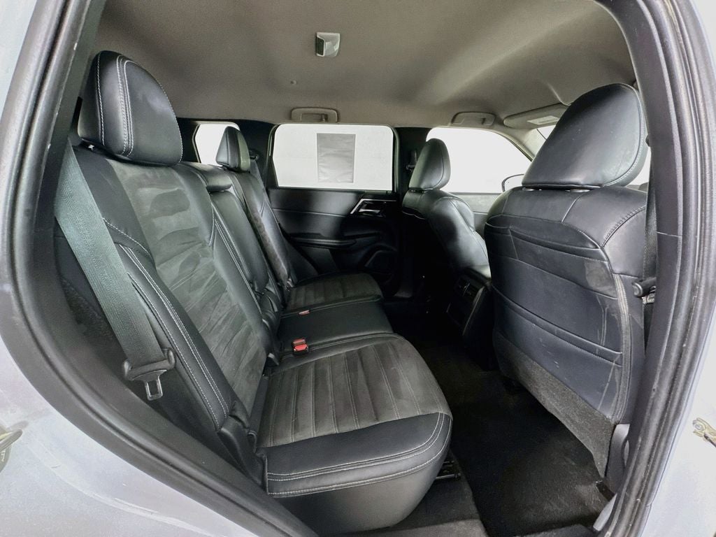 2023 Mitsubishi Outlander SE