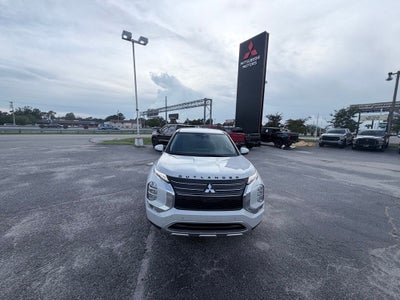 2023 Mitsubishi Outlander SE