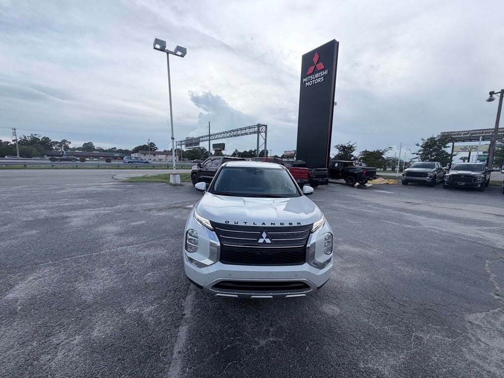 2023 Mitsubishi Outlander SE