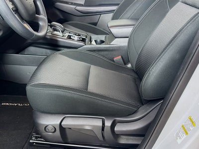 2024 Mitsubishi Outlander ES