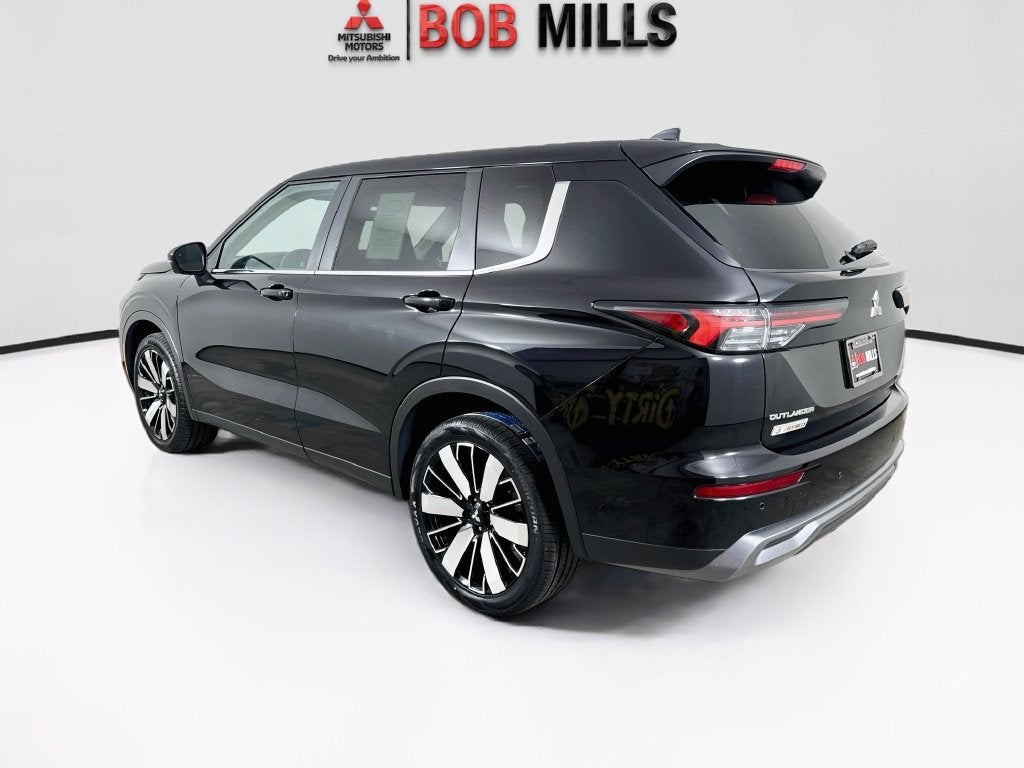 2025 Mitsubishi Outlander SE