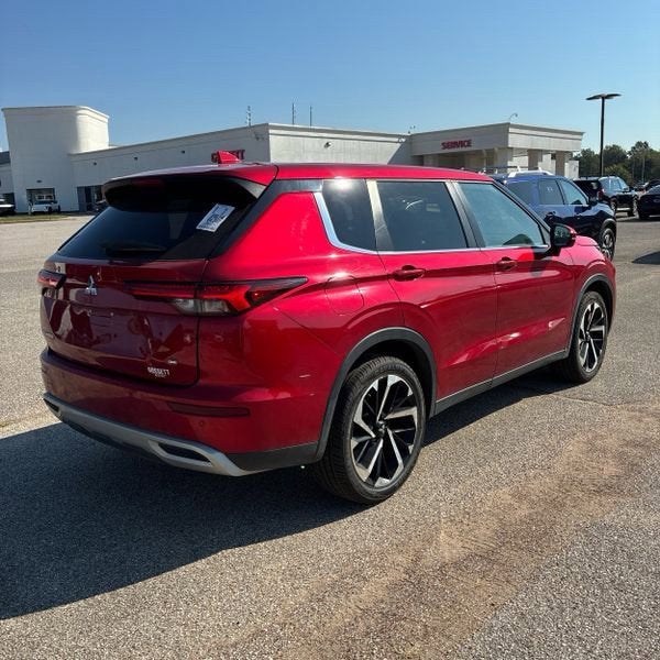 2024 Mitsubishi Outlander SE