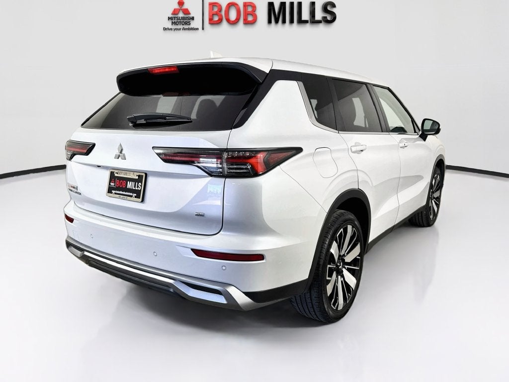 2025 Mitsubishi Outlander SE