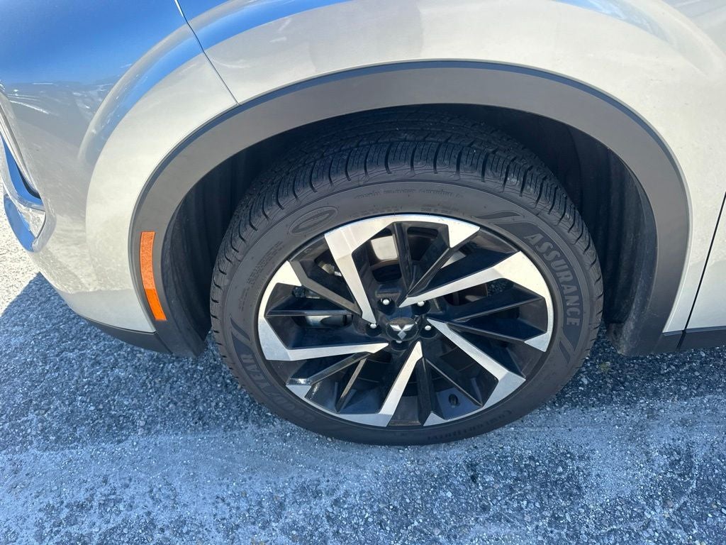 2024 Mitsubishi Outlander SE Black Edition w/Pano Roof