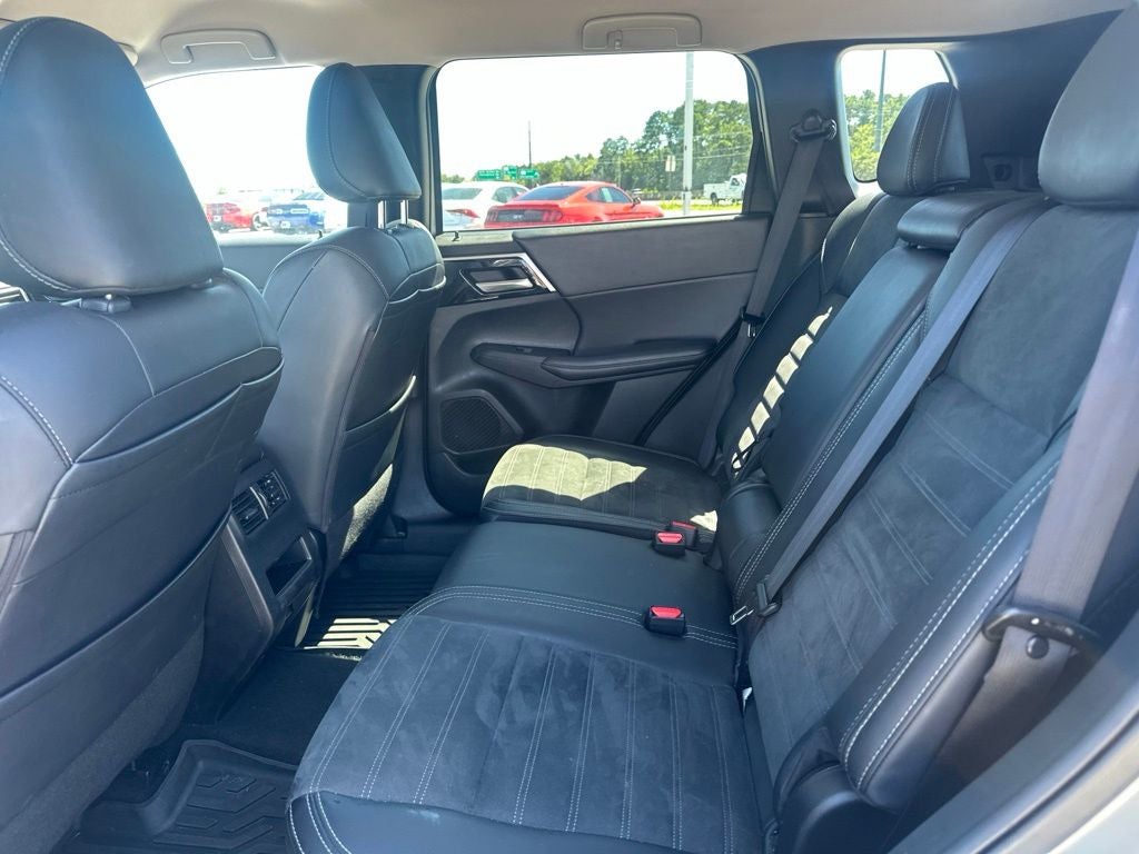 2024 Mitsubishi Outlander SE Black Edition w/Pano Roof