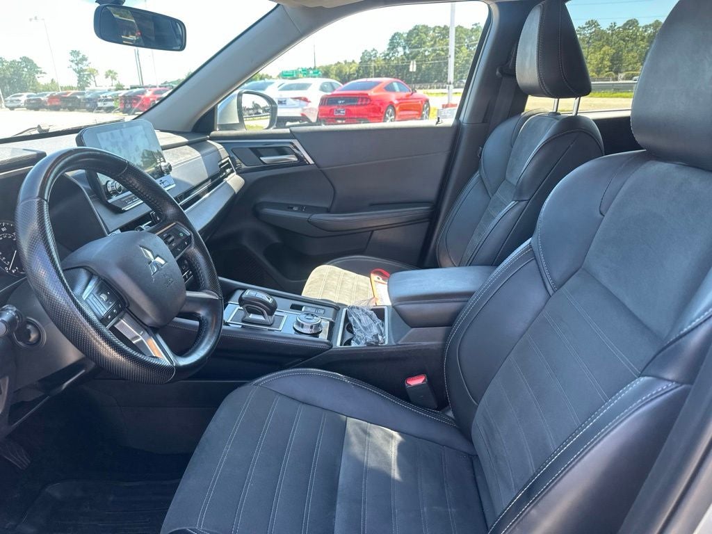 2024 Mitsubishi Outlander SE Black Edition w/Pano Roof