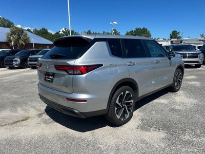 2024 Mitsubishi Outlander SE Black Edition w/Pano Roof