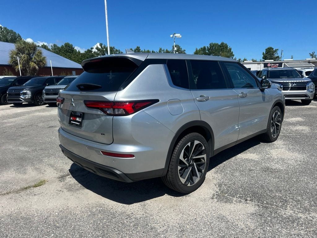 2024 Mitsubishi Outlander SE Black Edition w/Pano Roof