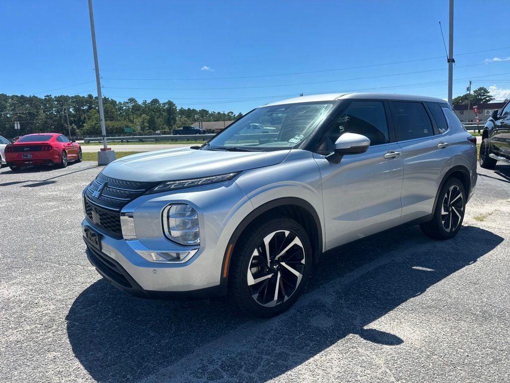 2024 Mitsubishi Outlander SE Black Edition w/Pano Roof