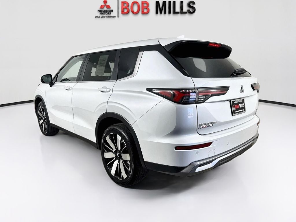 2025 Mitsubishi Outlander SE