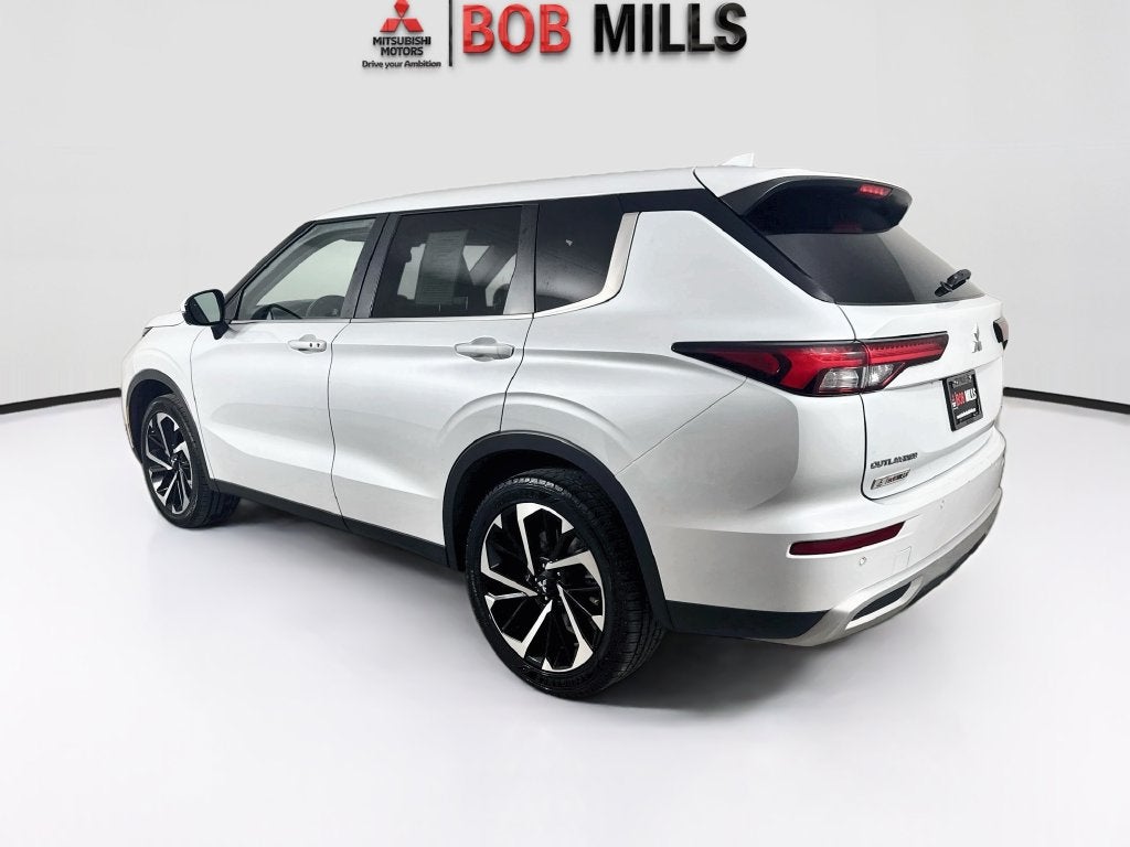 2024 Mitsubishi Outlander SE