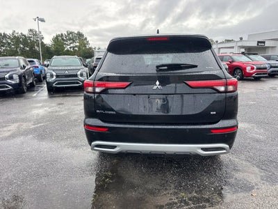 2024 Mitsubishi Outlander SE