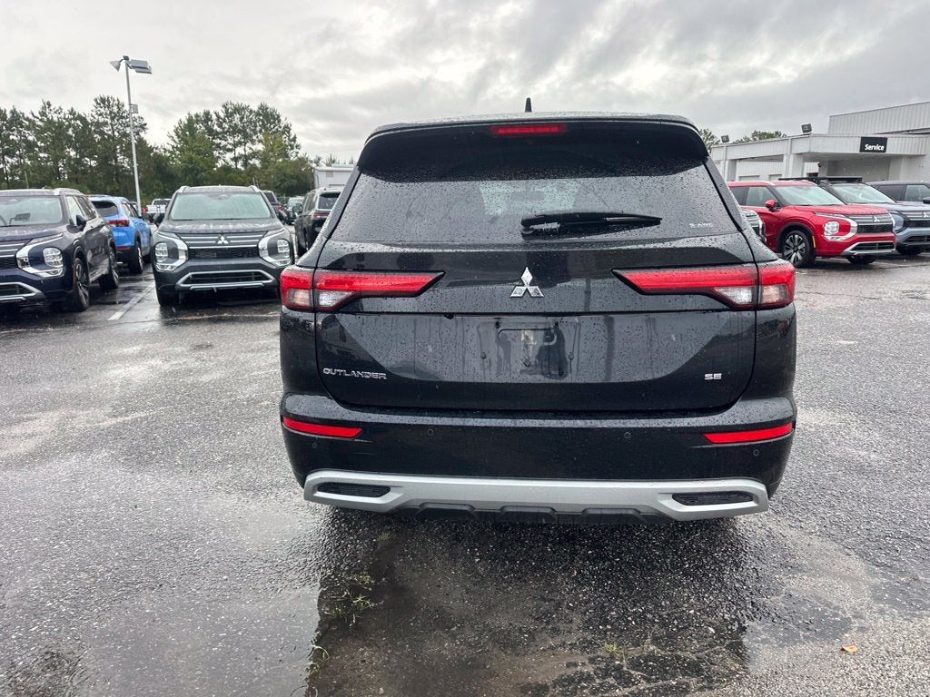 2024 Mitsubishi Outlander SE