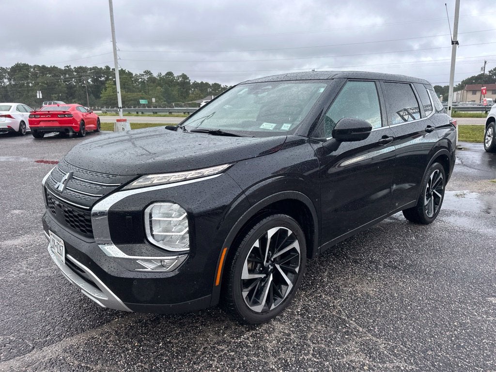 2024 Mitsubishi Outlander SE