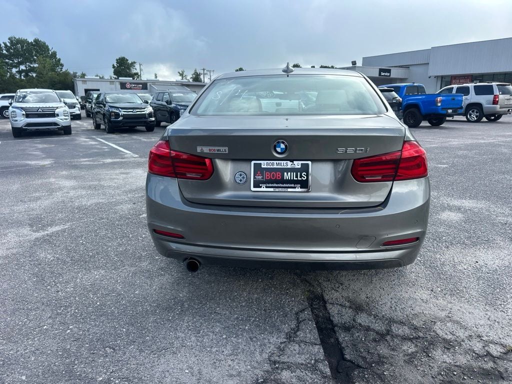 2017 BMW 3 Series 320i