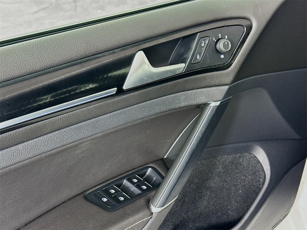 2019 Volkswagen Golf R DCC & Navigation 4Motion