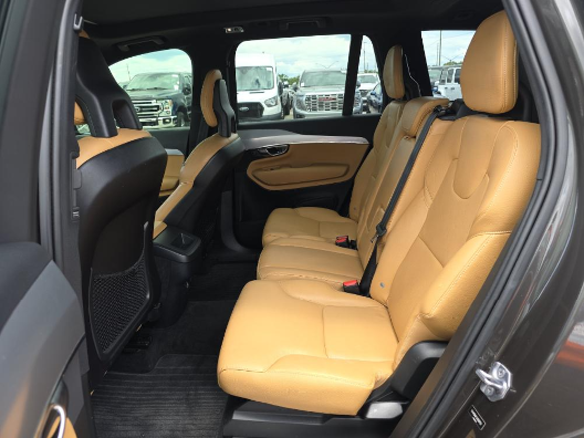 2018 Volvo XC90 T5 Momentum 5P